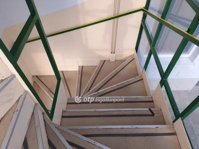 Eladó kereskedelmi és ipari ingatlan Paks 1732 nm