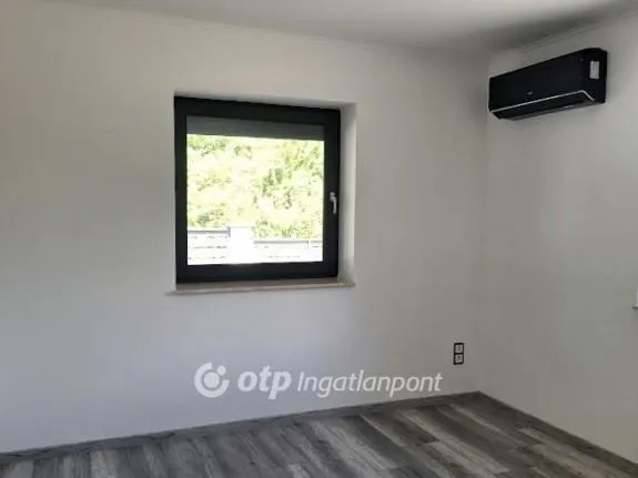 Eladó üdülő és hétvégi ház Balatonakarattya 103 nm