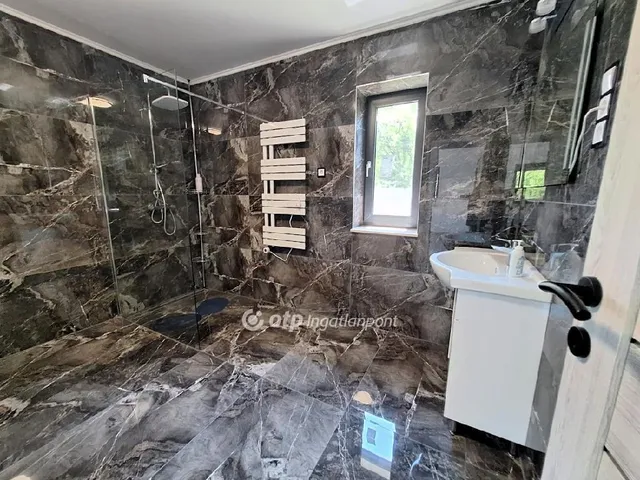 Eladó üdülő és hétvégi ház Balatonakarattya 103 nm