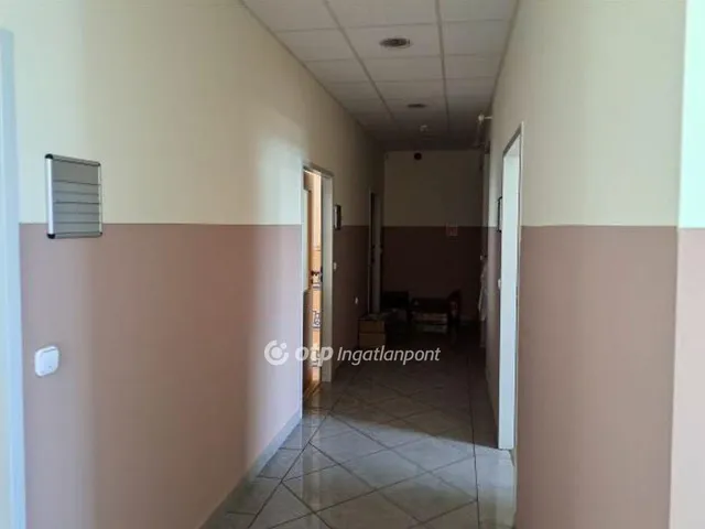 Eladó kereskedelmi és ipari ingatlan Paks 2732 nm