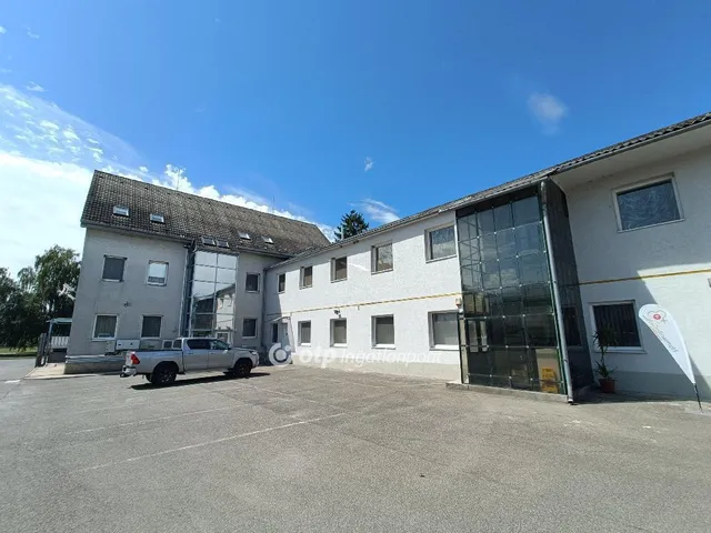 Eladó kereskedelmi és ipari ingatlan Paks 2732 nm