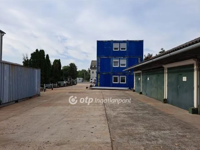 Eladó kereskedelmi és ipari ingatlan Paks 1000 nm