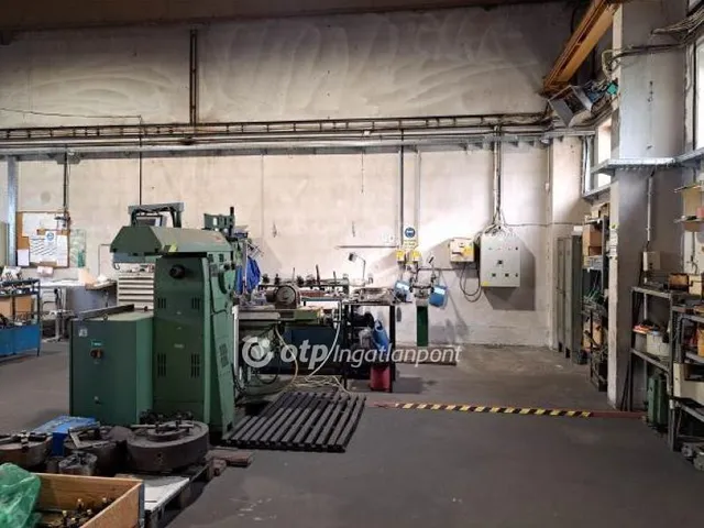 Eladó kereskedelmi és ipari ingatlan Paks 1000 nm