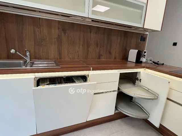 Eladó lakás Komló 56 nm