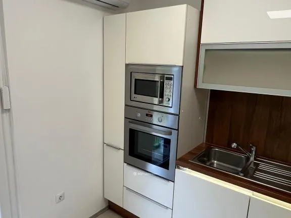 Eladó lakás Komló 56 nm