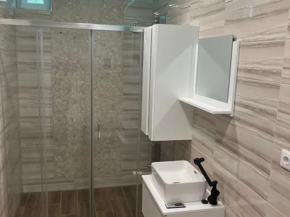 Eladó lakás Komló 56 nm