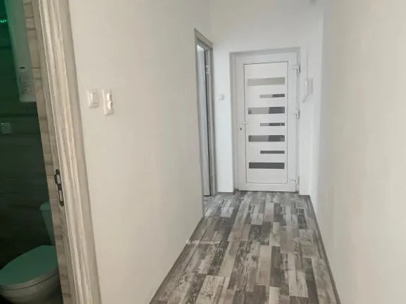 Eladó lakás Komló 56 nm