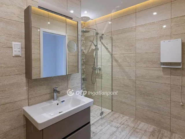 Eladó lakás Balatonkenese 91 nm