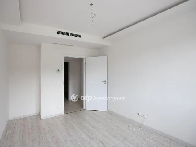 Eladó lakás Balatonkenese 91 nm