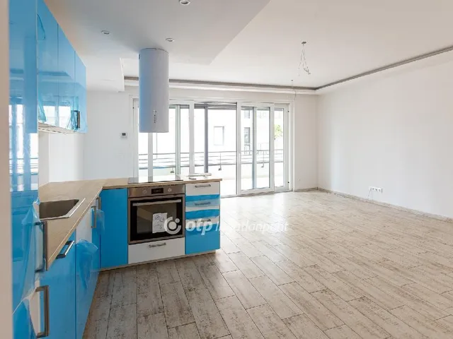 Eladó lakás Balatonkenese 91 nm