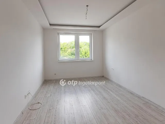 Eladó lakás Balatonkenese 91 nm