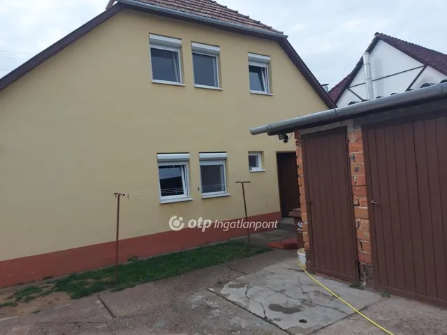 Eladó ház Kozármisleny 147 nm
