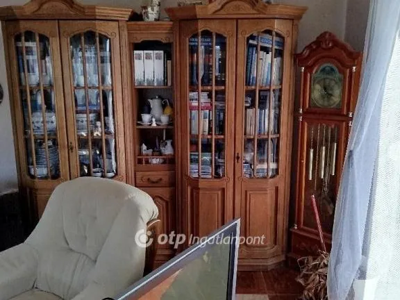 Eladó ház Komló 280 nm