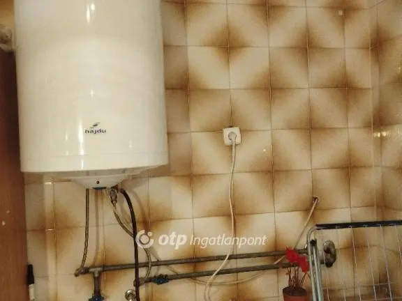 Eladó ház Komló 280 nm