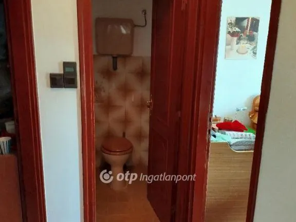 Eladó ház Komló 280 nm