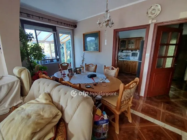 Eladó ház Komló 280 nm