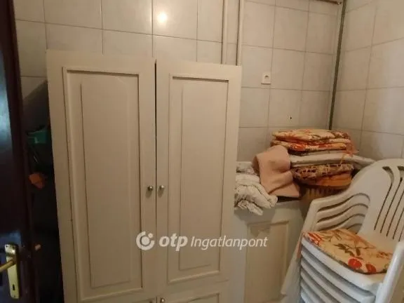 Eladó ház Komló 280 nm