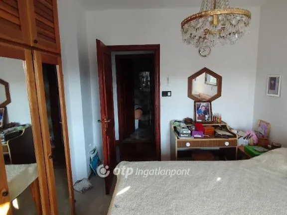 Eladó ház Komló 280 nm