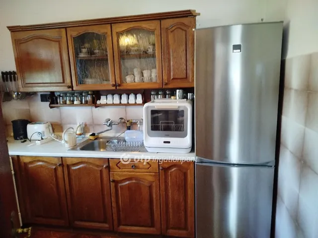 Eladó ház Komló 280 nm