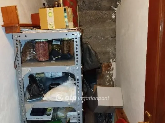 Eladó ház Komló 280 nm