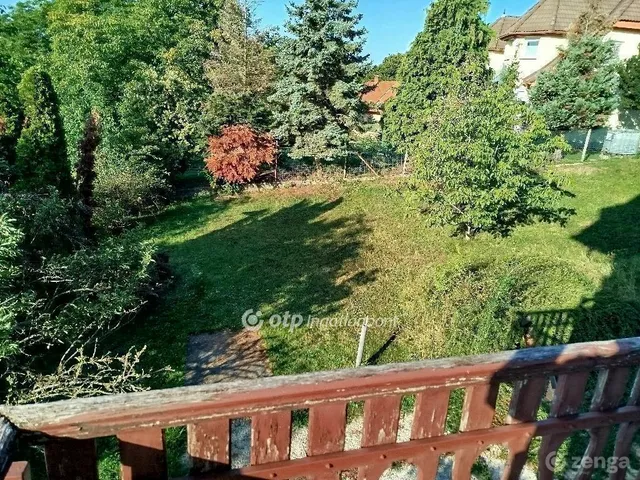Eladó ház Komló 280 nm