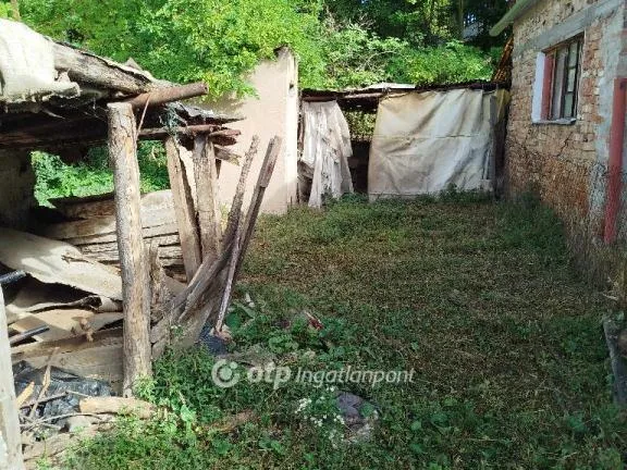 Eladó telek Pécs 339 nm