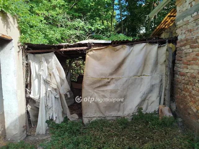 Eladó telek Pécs 339 nm