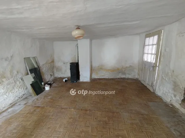 Eladó telek Pécs 339 nm