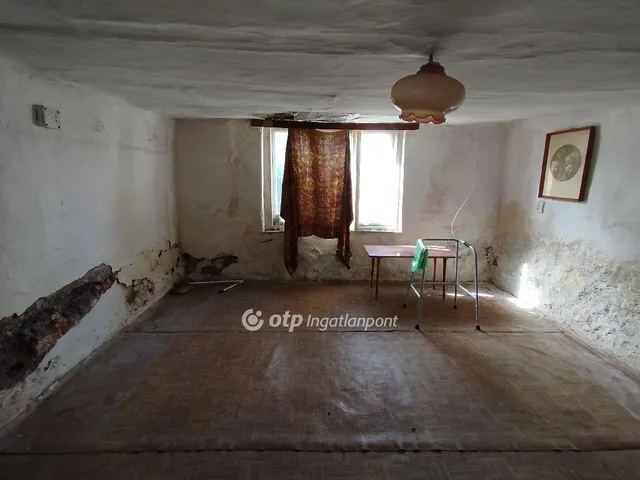 Eladó telek Pécs 339 nm