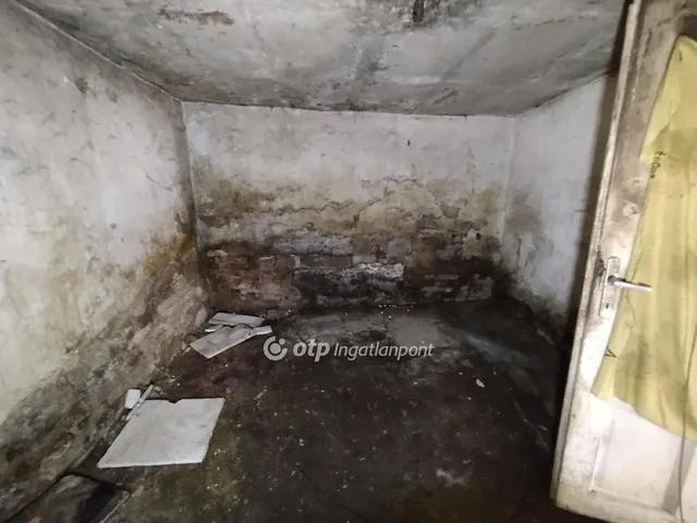 Eladó telek Pécs 339 nm