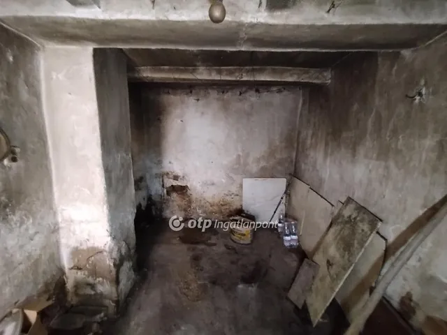 Eladó telek Pécs 339 nm