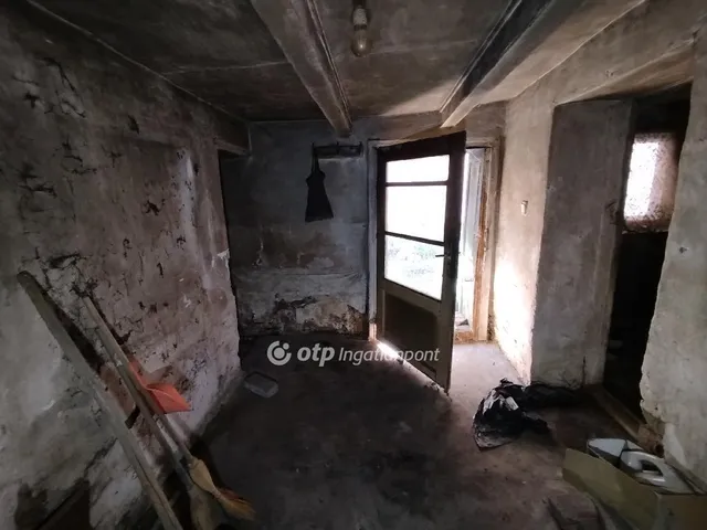 Eladó telek Pécs 339 nm