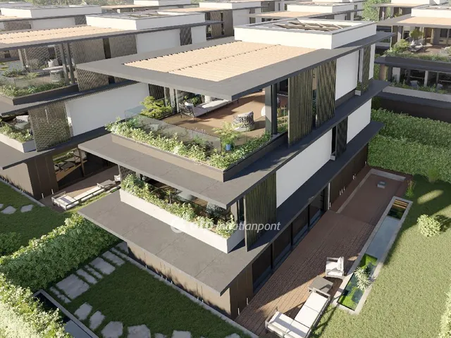 Eladó ház Balatonszemes 215 nm