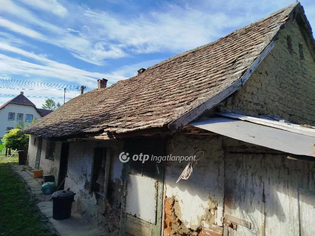 Eladó telek Pécs 339 nm