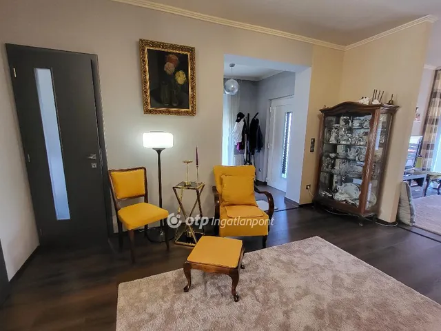 Eladó ház Balatonszárszó 210 nm