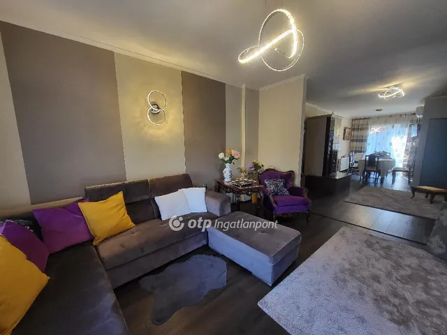 Eladó ház Balatonszárszó 210 nm