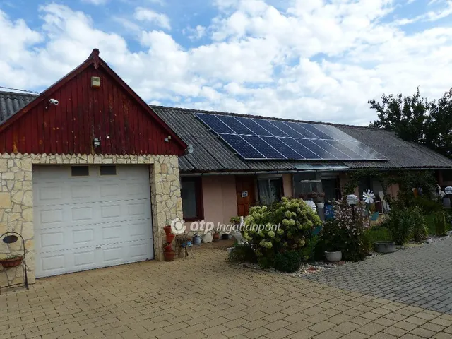 Eladó ház Kozármisleny 180 nm