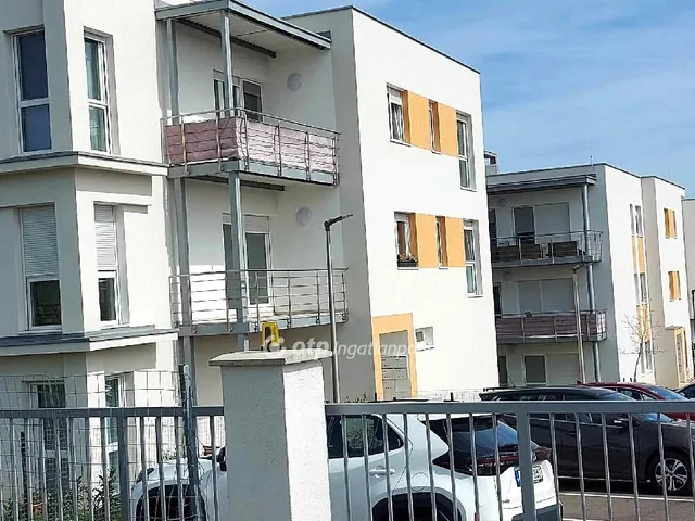 Eladó lakás Pécs, Kertváros 55 nm