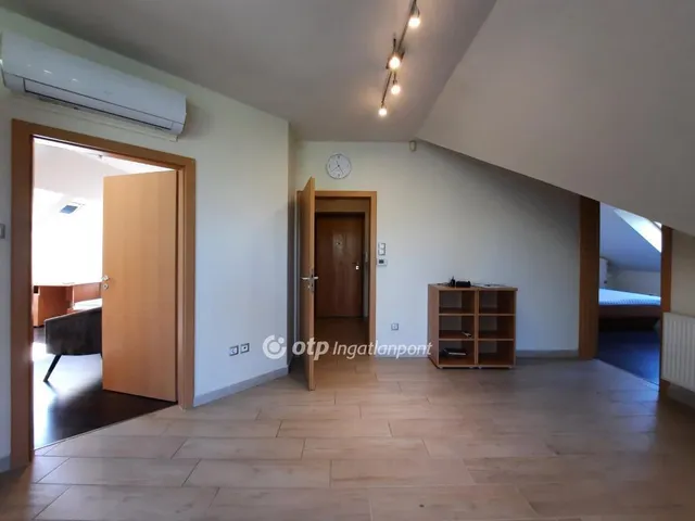 Eladó lakás Balatonőszöd 61 nm