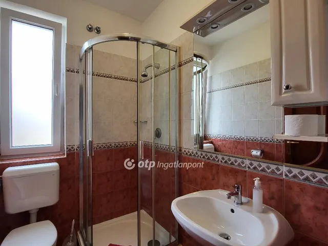 Eladó kereskedelmi és ipari ingatlan Siófok 570 nm