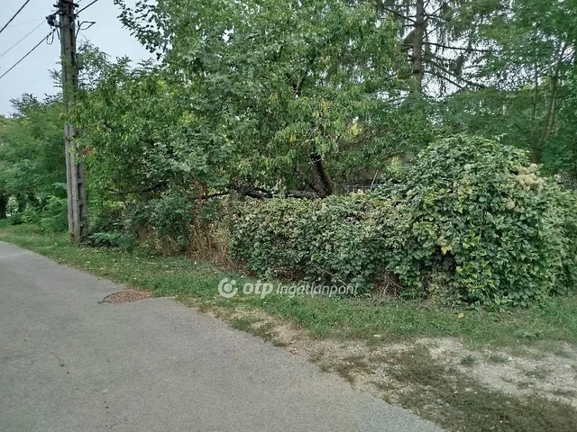 Eladó telek Pécs 882 nm