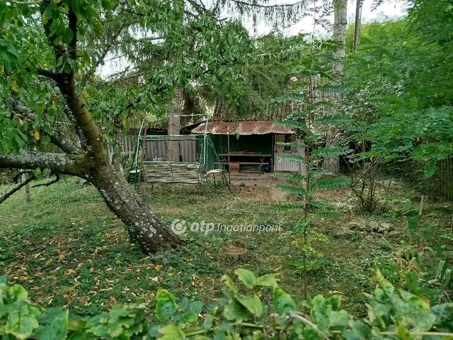 Eladó telek Pécs 882 nm