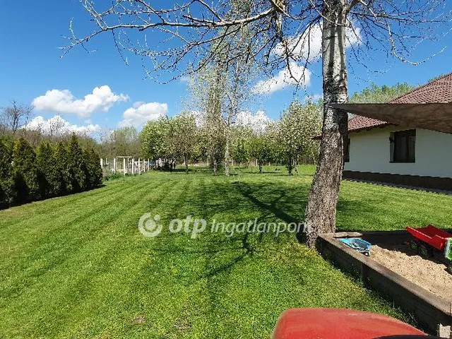 Eladó ház Paks 261 nm