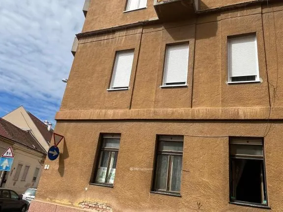 Eladó lakás Pécs 88 nm