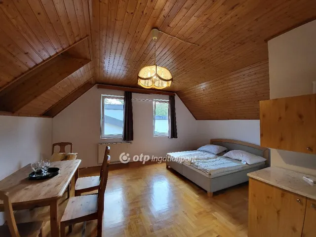 Eladó kereskedelmi és ipari ingatlan Siófok 260 nm