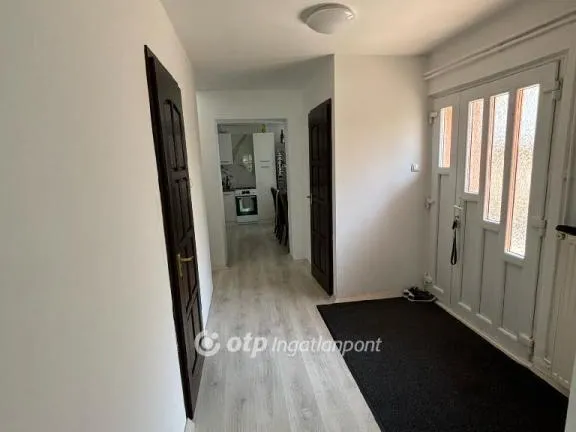 Eladó ház Cserkút 180 nm