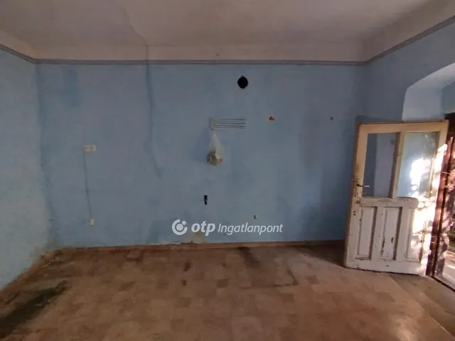 Eladó telek Lippó 4518 nm