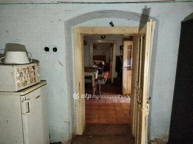 Eladó telek Lippó 4518 nm