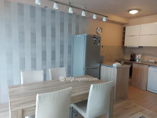 Eladó lakás Pécs 82 nm