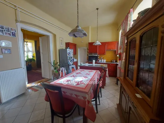 Eladó lakás Pécs, Belváros 84 nm